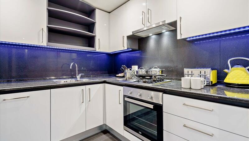 2 bed property in Westferry Circus, London